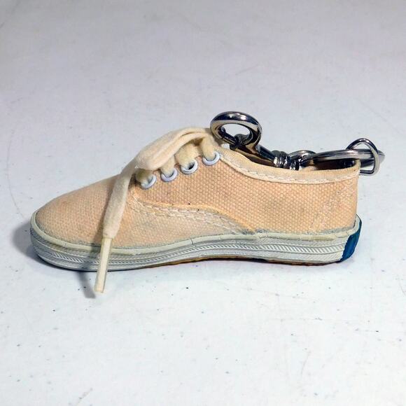 Vintage Keds Right Shoe Keychain White Beige 4 Inch - Picture 4 of 6
